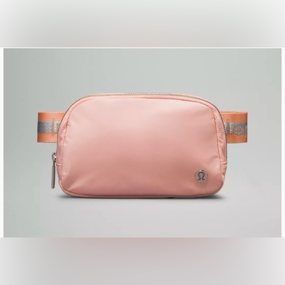 NWT Lululemon Everywhere Belt Bag 1L Pink Mist Silver Logo - Picture 3 of 10